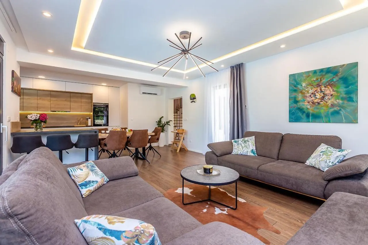 Villa Meraviglia With Private Pool Kornic