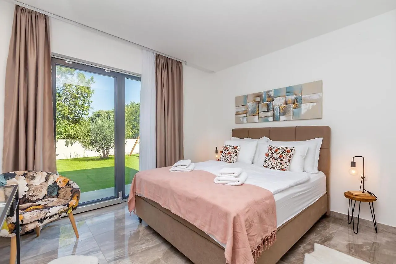 Villa Meraviglia With Private Pool Kornic
